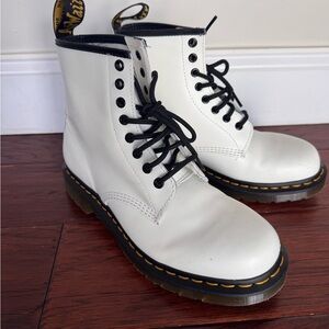 Dr. Martens 1460 8 Eye Smooth Leather White Combat Boots Women’s 9 Men’s 8 EUC